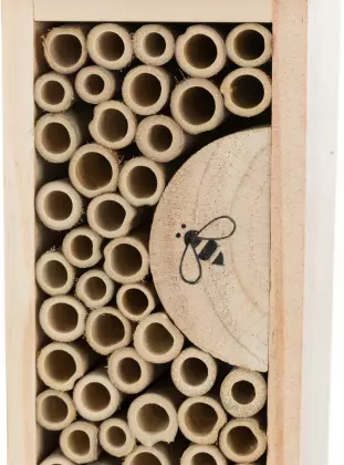 bienenhotel-mit-dach-2 Bienenhotel mit Dach