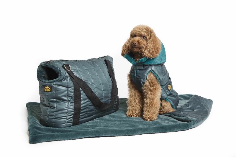 Quilted coat with detachable hood and faux fur lining green