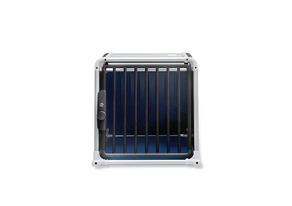 ECO 3 dog crate: aluminium frame, mesh door, blue rear panel, floor mat. Premium solution for safe dog transport in the car.