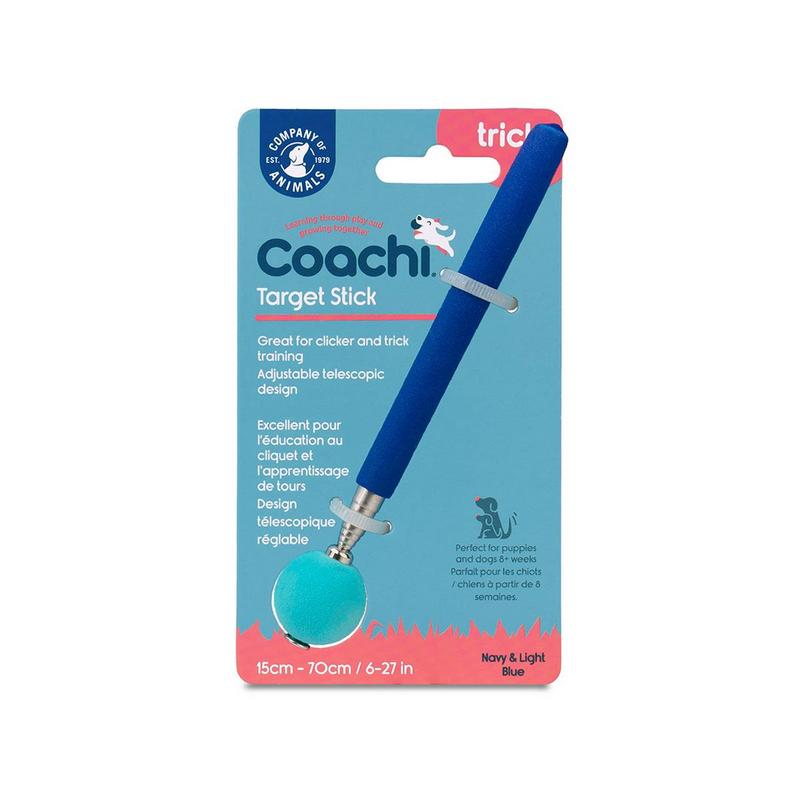 Target Stick in blauer Verpackung. Dunkelblauer Teleskopstab mit hellblauer, weicher Spitze und weißem Befestigungsclip. Verpackung erklärt: geeignet für Klicker- und Tricktraining, Länge verstellbar 15–70 cm.