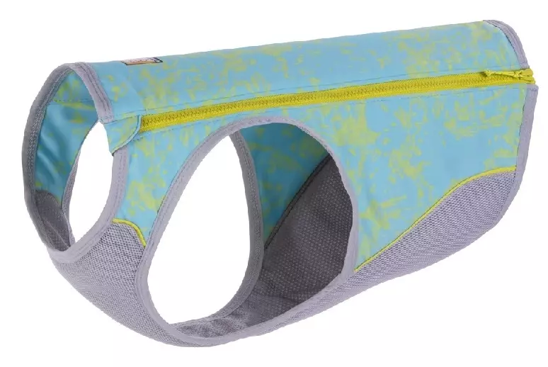 Hellblaue Ruffwear Kühlweste mit gelben Akzenten und Muster, Frontreißverschluss und grauer Netzinnenseite.
