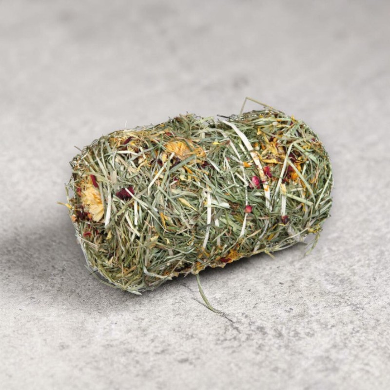 Heuballen mit Blütenmix