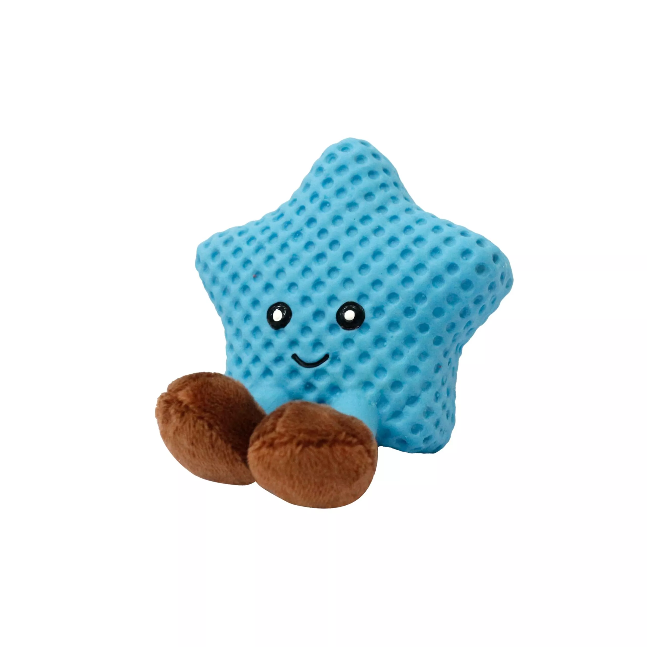 Jouet pour chiots bleu clair en forme d'étoile, en latex souple, avec une surface texturée à picots. Doté d'un visage sympathique (yeux noirs, bouche souriante). Deux petits « pieds » bruns et duveteux en dessous pour assurer sa stabilité.