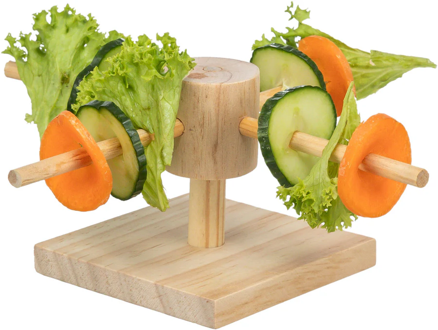 Wooden feeding carousel
