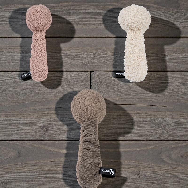 Chuck Knisterndes Hundespielzeug mit Quietscher 