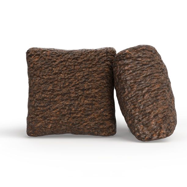 Deux objets brun foncé à la texture grossière sur fond blanc : à gauche, un élément parallélépipédique à la surface irrégulière et fissurée ; à côté, un cylindre adossé présentant la même structure granuleuse qu’un matériau compressé ou de l’écorce.