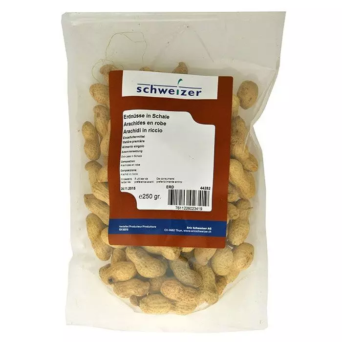 Peanuts with peel