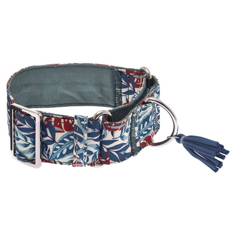 Collier martingale vert avec motif de feuilles, anneau d'arrêt de traction et pompon décoratif bleu.