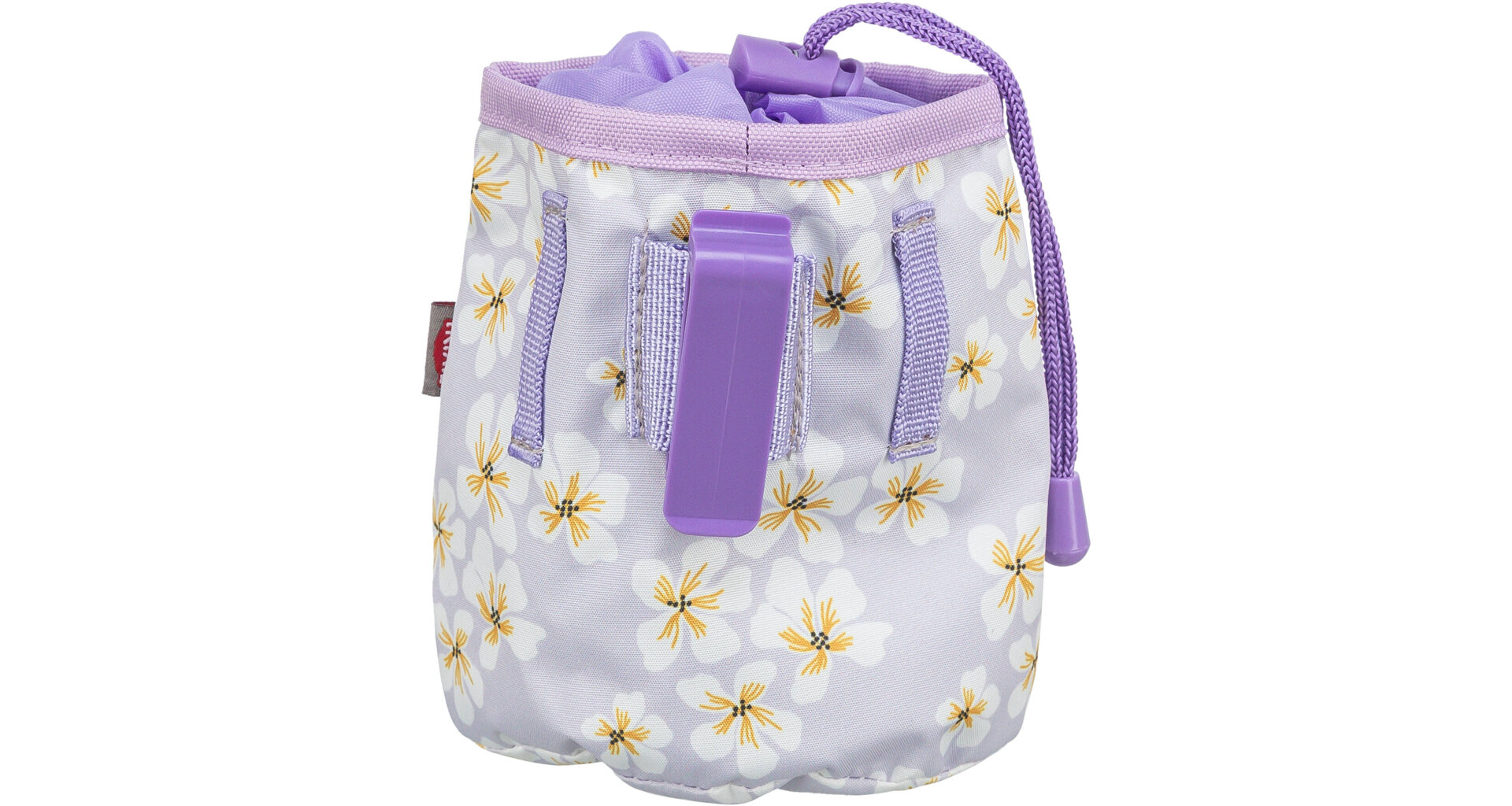 Kletter-Chalkbag in hellem Lila mit Muster aus weißen Blüten mit gelben Zentren. Oberer Rand und Kordelzug in dunklerem Lila. Lilafarbener Kunststoffclip und zwei lilafarbene Schlaufen vorne befestigt.