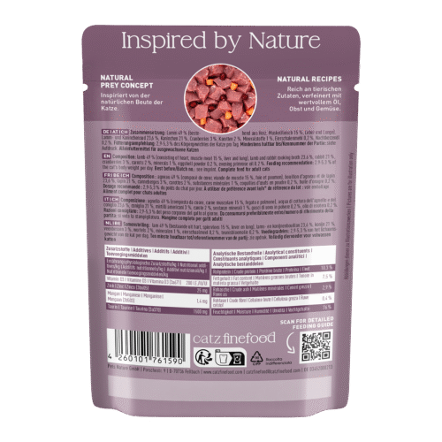Confezione viola di cibo umido Catz Finefood con scritta «Inspired by Nature». Al centro, ritaglio circolare con pezzetti di carne bruno-rossastri e cubetti di carota. Sotto, ingredienti, valori nutrizionali e dosaggio.