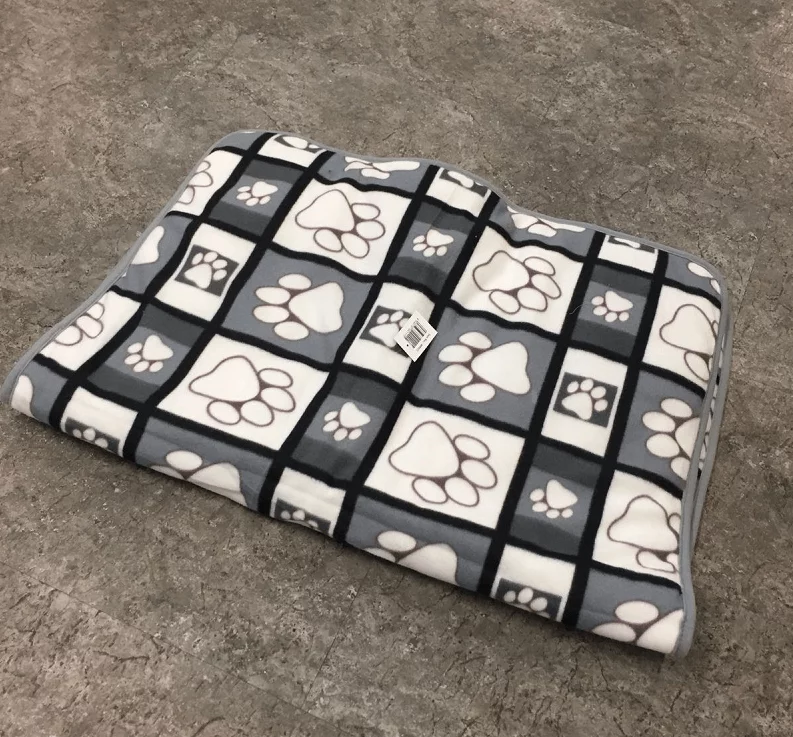 Hundedecke mit Pfoten grau weiss