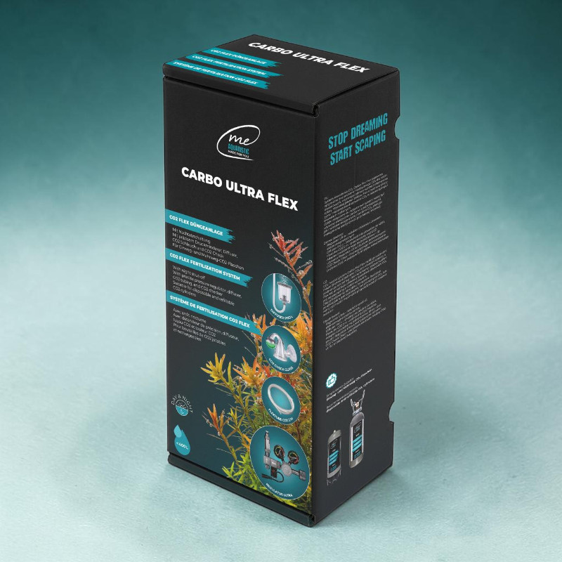 Schwarze Verpackung der CO2-Düngeanlage „Carbo Ultra Flex“ für Aquarien. Vorn: schematische Illustrationen von Druckminderer, CO2-Diffusor und Dauertest sowie bunte Wasserpflanzen. Für Aquarien bis 100 l.
