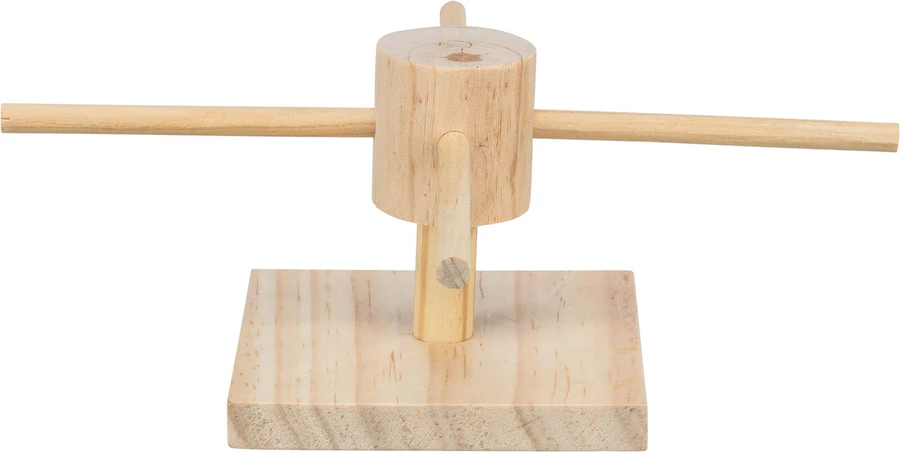 Wooden feeding carousel