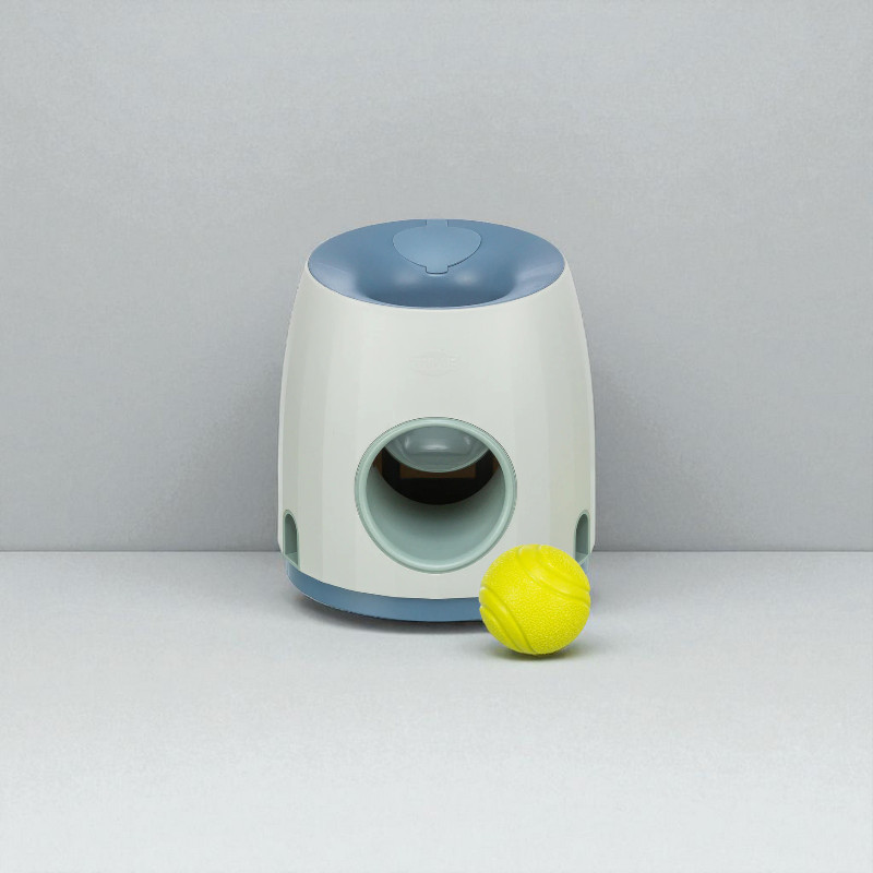 Trixie Ball & Treat
