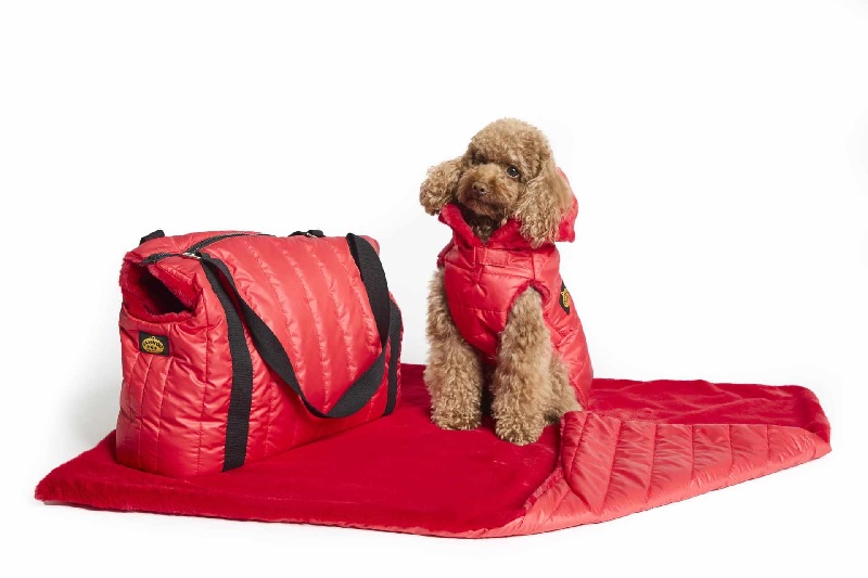 Quilted coat with detachable hood and faux fur lining red