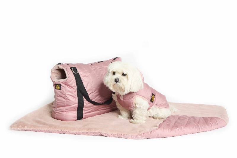 Quilted coat with detachable hood and faux fur lining pink