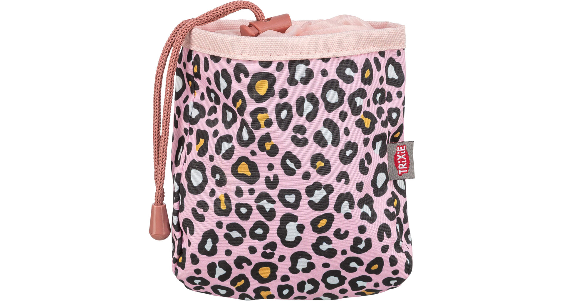 Kleiner, zylindrischer Leckerlibeutel für Hunde mit rosa Leopardmuster. Mit rosa Kordelzug und Stopper sowie seitlich herabhängender Kordel. Innen hellrosa Netzfutter, seitlich rotes TRIXIE-Etikett.