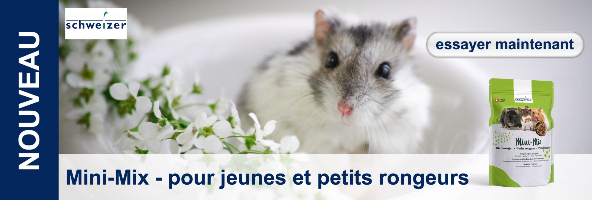 Hamster avec emballage de nourriture et fleurs blanches, publicité "Mini-Mix" pour jeunes rongeurs.