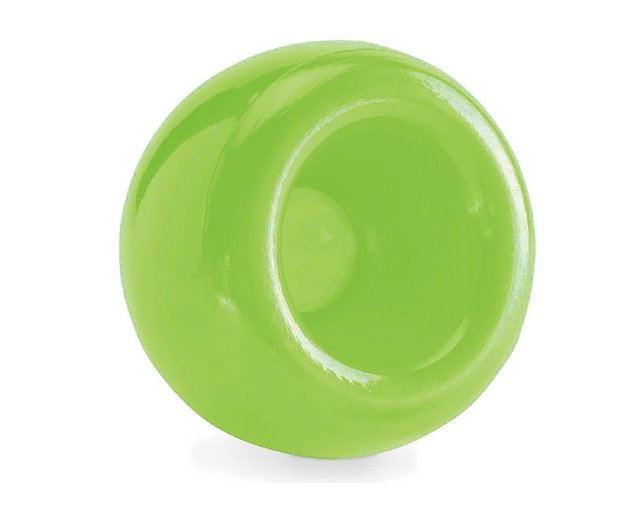 Balle verte PlanetDog Snoop Ball avec une ouverture ronde pour remplir des friandises.