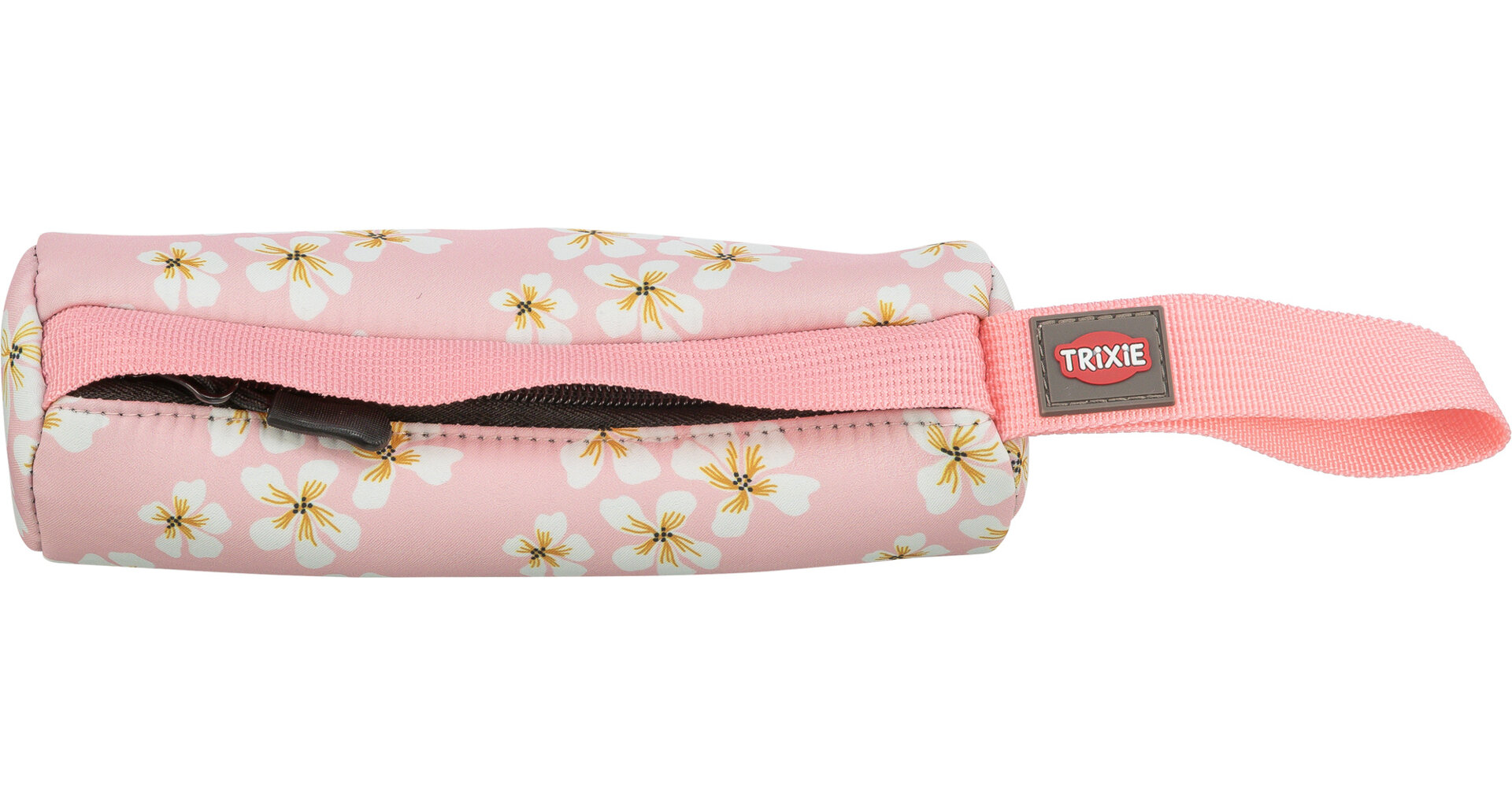 Länglicher, zylindrischer Leckerlibeutel in zartem Rosa mit Muster aus weißen Blüten und gelben Blütenkernen. Schwarzer Reißverschluss leicht geöffnet. Rosa Textil-Schlaufe mit grauem TRIXIE-Etikett seitlich befestigt.